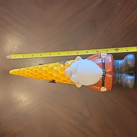 Honeycomb Garden Gnome - Picture 5 of 9
